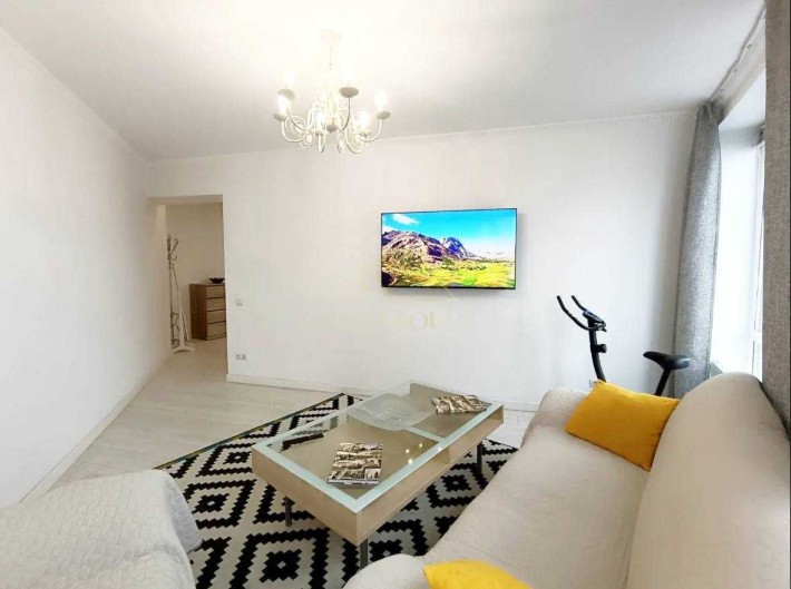 Продаж 2-кім. квартири 4 поверх з меблями і технікою в центрі міста!!! - фото 1