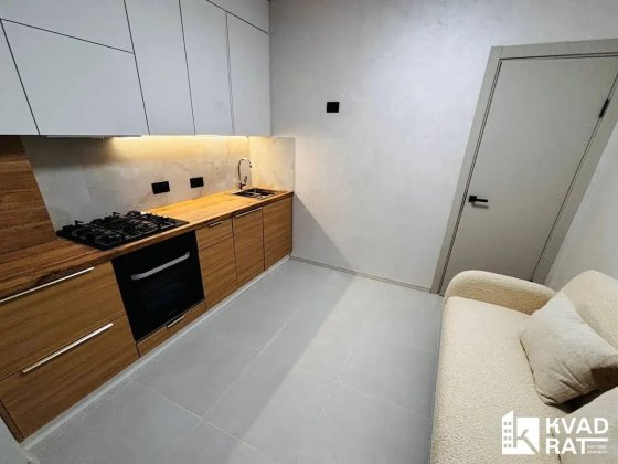 ВИГІДНА квартира  повністю укомплектована поруч центром Ивано-Франковск