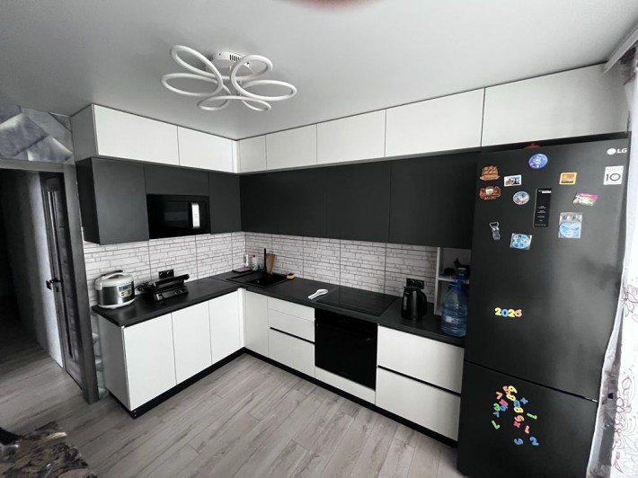 Трикімнатна квартира - фото 1