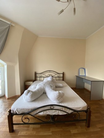 Продається 2 кімнатна квартира біля вокзалу - фото 1