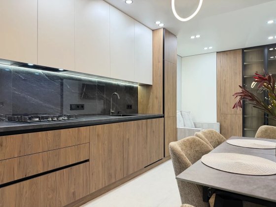 Двокімнатна+кухня-студія з балконом в центрі від Blago Івано-Франківськ