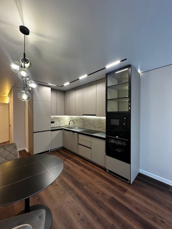 Продаж 1 км квартири поруч з озером - фото 1