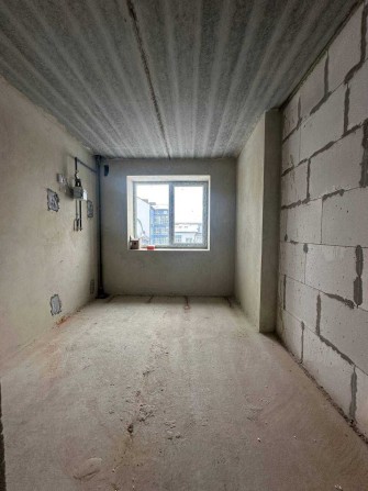 ЗДАНА 1 кім кв в ЦЕНТРІ. 42.9м2. Можна починати ремонт. ГАЗ Є! - фото 1