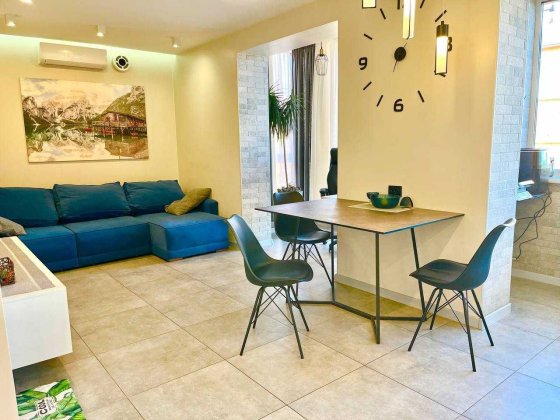 Продається  2-кімнатна квартира у тихому зеленому районі Бучі Буча