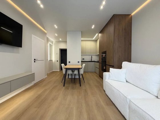 Однокімнатна з кухнею-студією та балконом в розвинотому районі міста Ивано-Франковск