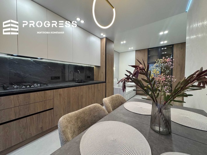 Продаж 2-кімнатної квартири + кухня-студія ЖК Family Plaza - фото 1