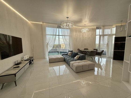 Видова квартира пентхаус з дизайнерським ремонтом та терасою! Оф. 2% Буча