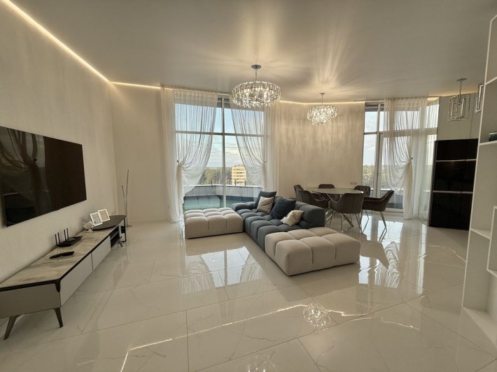 Видова квартира пентхаус з дизайнерським ремонтом та терасою! Оф. 2% - фото 1