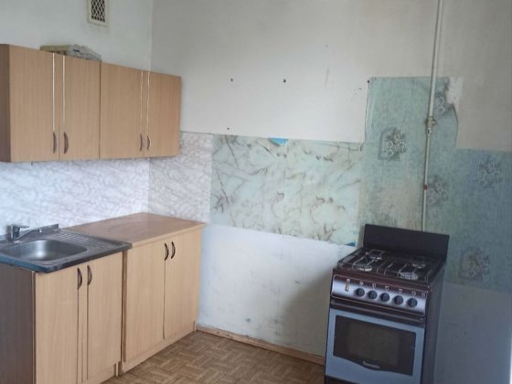 Продаж 3-кв 72,5 кв.м  р-н 5 школи вул. Момота  ( лічильник тепла ) Борисполь