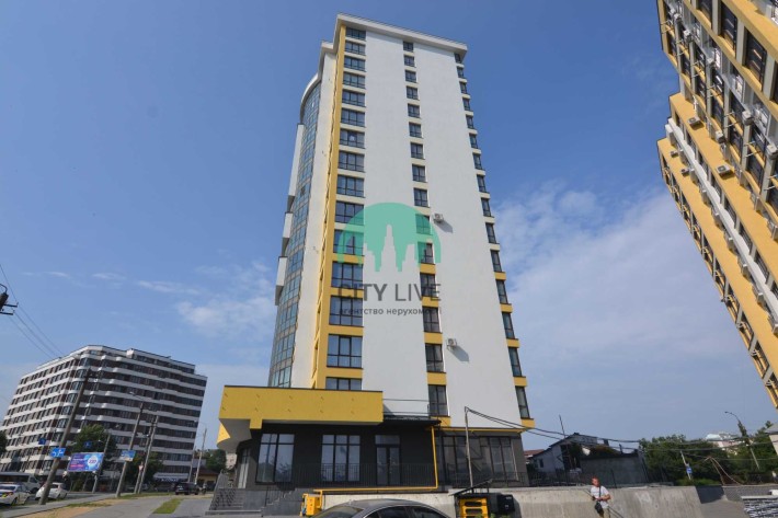 Продається 3-кімнатна квартира з великою терасою у ЖК «Листопад» (63) - фото 1