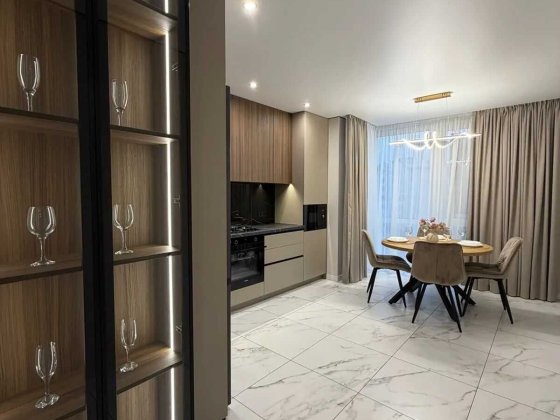 2 кімнатна квартира з ремонтом вул. Бандери Івано-Франківськ