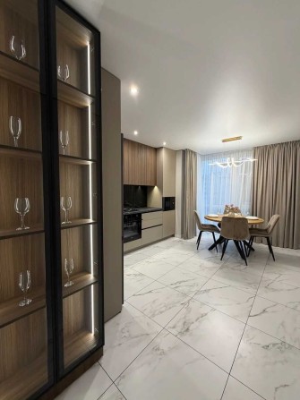 2 кімнатна квартира з ремонтом вул. Бандери - фото 1