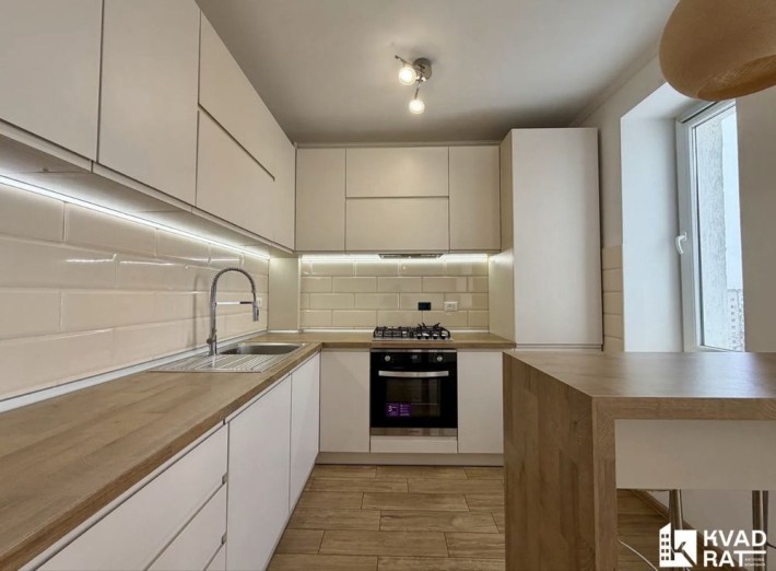 Продаю простору 2кім квартиру р-н Каскад біля ТРЦ Велес - фото 1