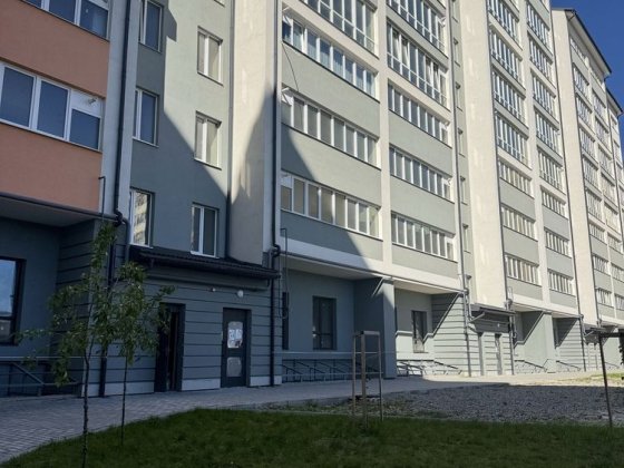 Видова 1к з видом на річку Ивано-Франковск