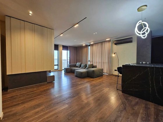 Трикімнатна квартира поблизу озера у новобудові Івано-Франківськ