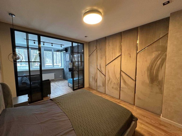 Велика євро-3к квартира з ремонтам меблями.Квартира під завдатком - фото 1