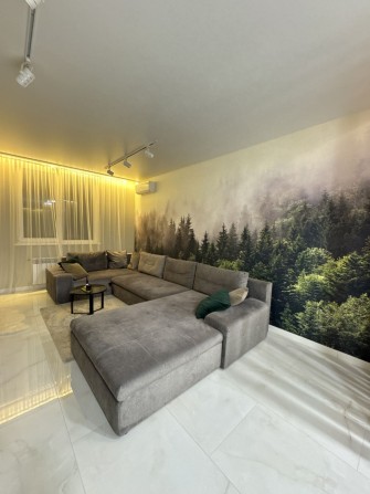 Трьохкімнатна квартра, вид на парк, дизайнерський ремонт для себе - фото 1