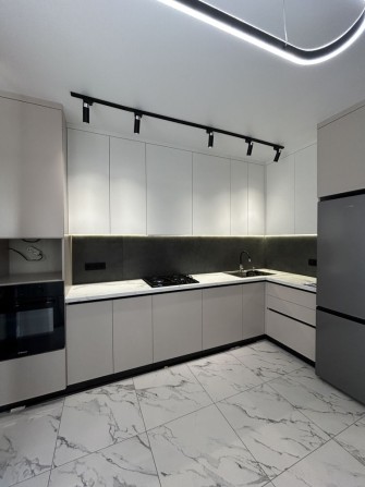 Євро 2к з новим ремонтом в центрі! Газ! Держ програми! Без комісії! - фото 1