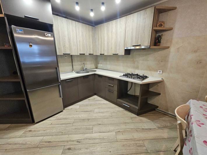 Продаж!Велика Евро2кім 48м2 з РЕМОНТОМ в чудовій локації!вул.Садова 45 - фото 1