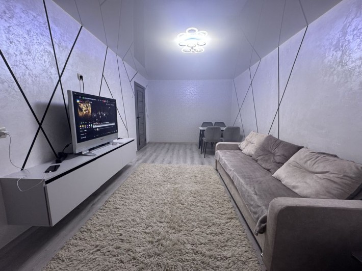 Однокімнатна квартира біля ІФНТУНГ - фото 1