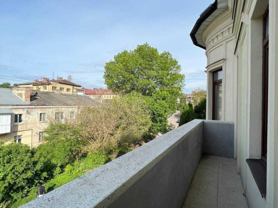 Елітна квартира + гараж в Центрі міста Івано-Франківськ