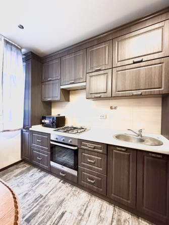 Центральний Буча.мінімальне оф. - фото 1