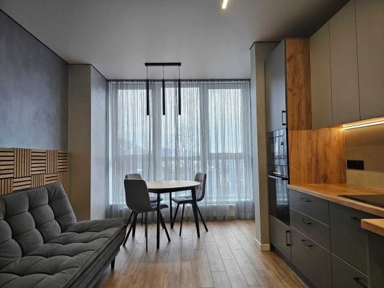 Велика однокімнатна з ремонтом поблизу центру Ивано-Франковск