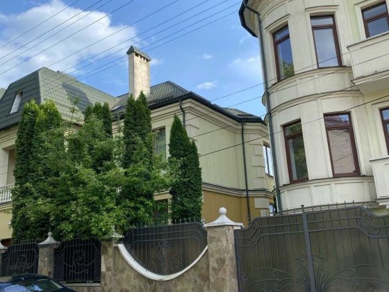 Розкішна нерухомість в центрі біля парку Ивано-Франковск