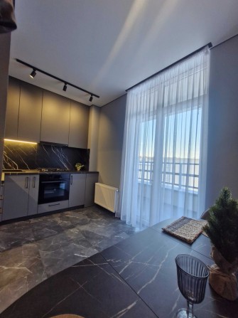 Євро 2к квартира з новим ремонтом поруч з набережною! Газове опалення! - фото 1