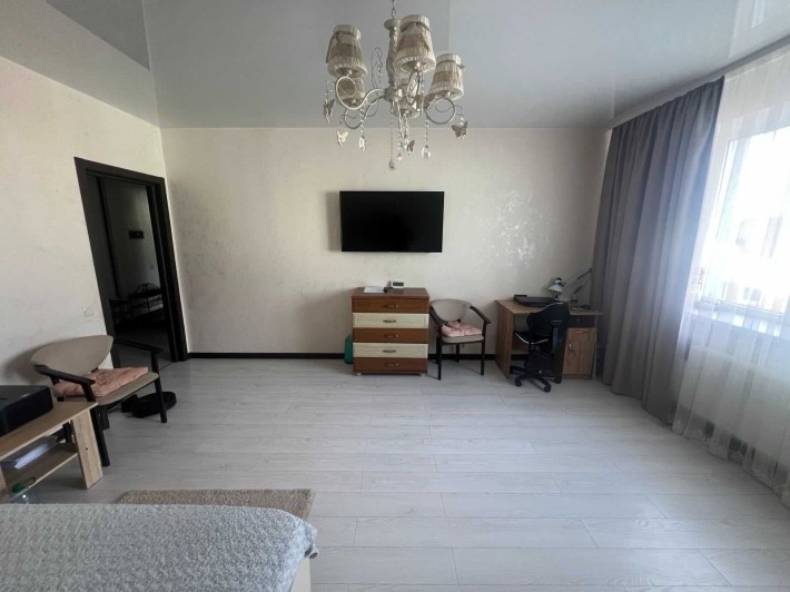 Велика 1к квартира з ремонтом 2% оф. - фото 1