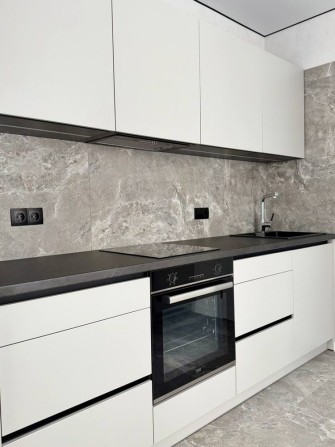 Без КОМІСІЇ! Квартира з новим ремонтом у новобудові! - фото 1