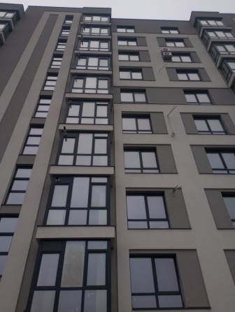 1-кімнатна в зданому будинку з частковим ремонтом - фото 1