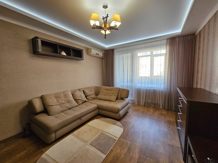 Трёхкомнатная квартира на Макулане, микрорайон Всебратское-2 - фото 1