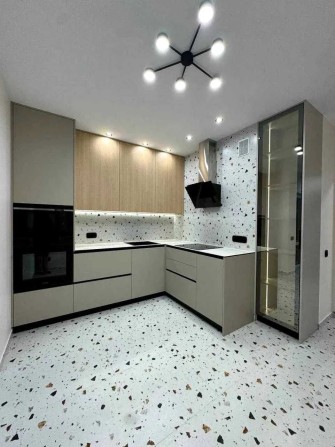 Продаж просторої 1 кім.квартири в сучасному ЖК,поруч озера! - фото 1