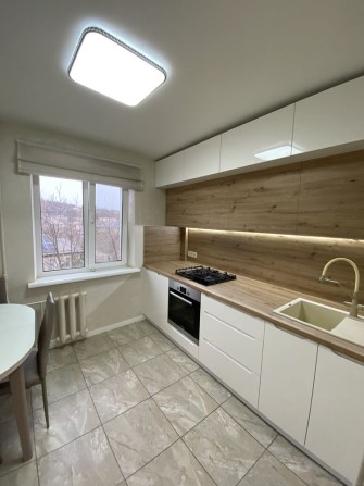 Продаж  5-ти кімнатної квартири в цетрі міста (Кривбасівська) - фото 1