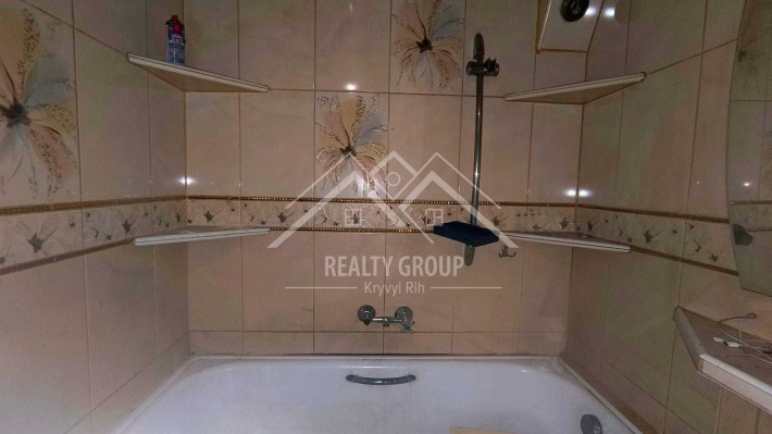 Продам 3к кв 17 квартал - фото 1