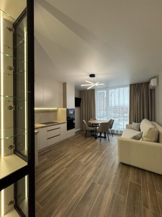 Квартира на 3 поверсі, в центрі міста , біля Озера - фото 1