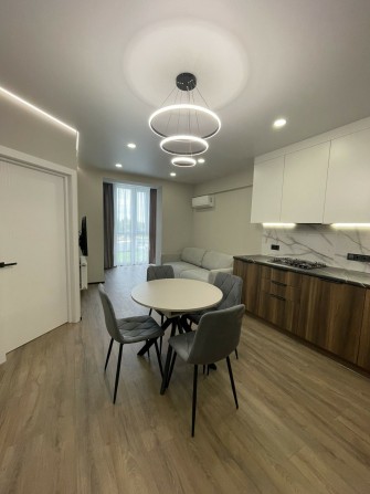 Продаж 1 квартири( євродвійки )у новобудові. - фото 1