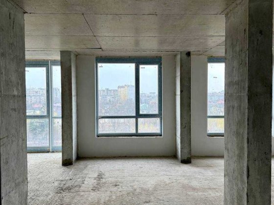 Здана 2 кім біля Велесу Ивано-Франковск