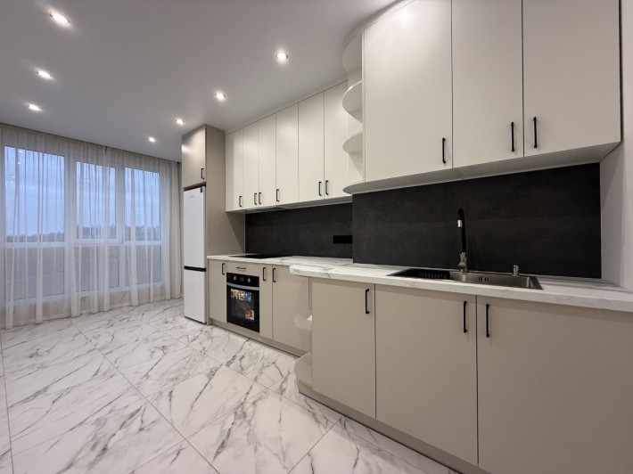 Однокімнатна квартира в Центральному парку - фото 1