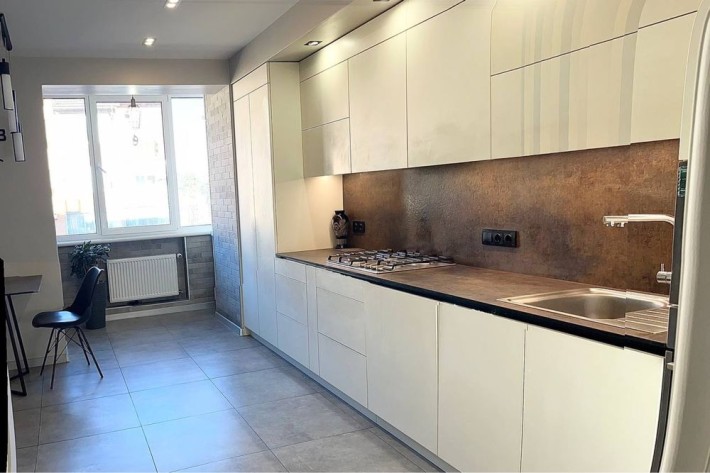 3к квартира з газовим опаленням та меблями - фото 1