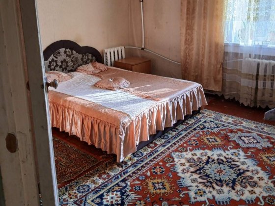 Продам 2-х кімнатну квартиру біля 15 школи. Кривий Ріг