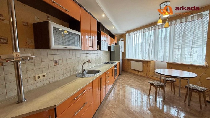 Продаж 2-кімнатної квартири, Каскад, вул. Володимира Івасюка      d - фото 1