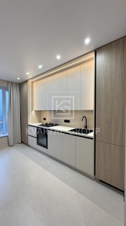 Продаж 2 к. квартири з дизайнерським ремонтом і Газом в Центрі - фото 1