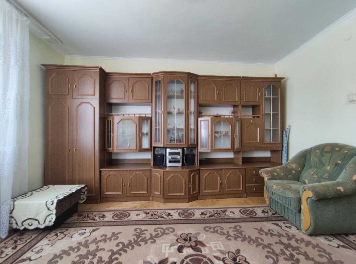 Трикімнатна квартира з меблями і технікою на 4 поверсі - фото 1