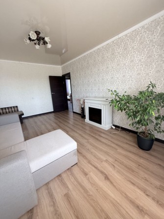 3- кімнатна квартира з ремонтом поруч з 3 ШКОЛОЮ. Мін. оформлення! - фото 1