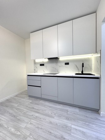 Сучасна квартира з новим ремонтом! Сертифікат ТАК! Прописаних Немає!! - фото 1