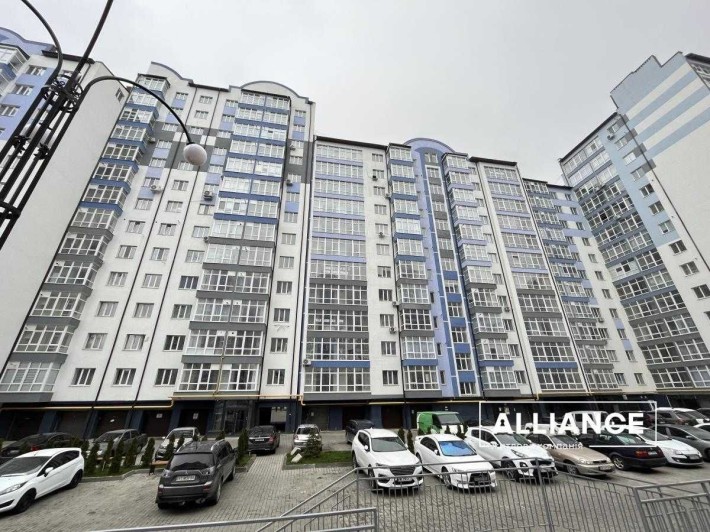 Продається здана, простора 2-кімнатна квартира з кухнею-студією 70 м² - фото 1