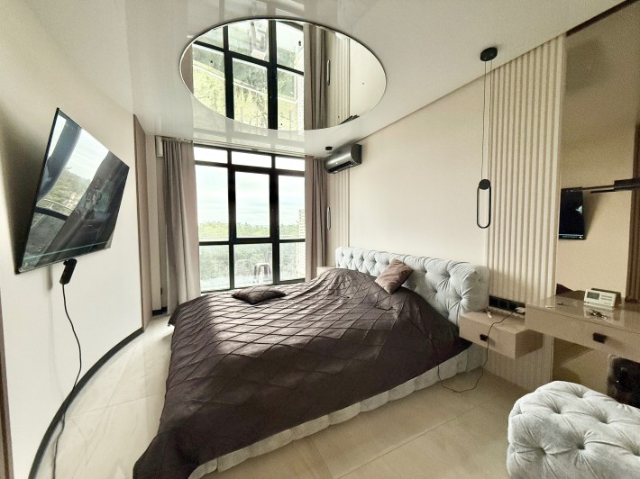 Продаж видової квартири з дизайнерським ремонтом в Центрі Міста, Парк - фото 1