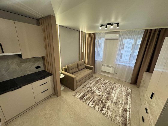 Квартира з новим ремонтом, меблями біля Центральної Набережної. Ірпінь